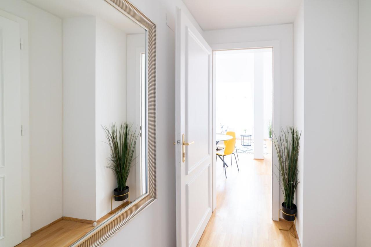 Apartment Beautiful In Vienna's Heart 15 *